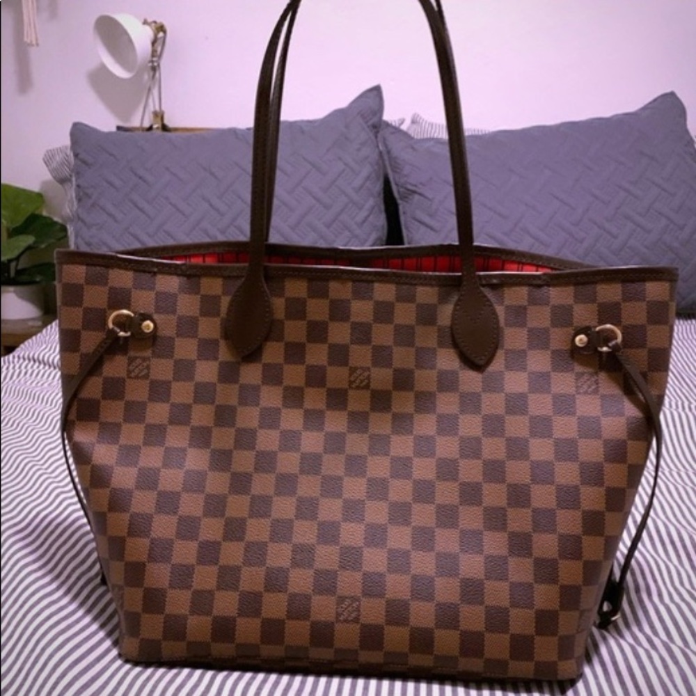 ✨AUTHENTICATED ✨Louis Vuitton neverfull mm✨
